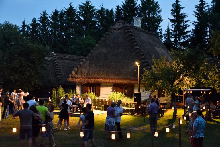 „Potańcówka pod gwiazdami” w Muzeum Wsi Lubelskiej